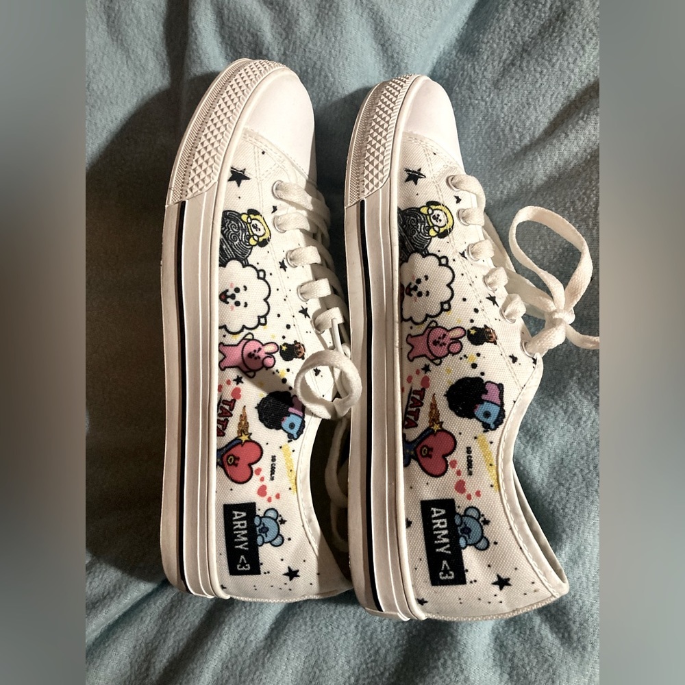 BTS shoes! BTS 21 characters! EUC! M7.5/W10